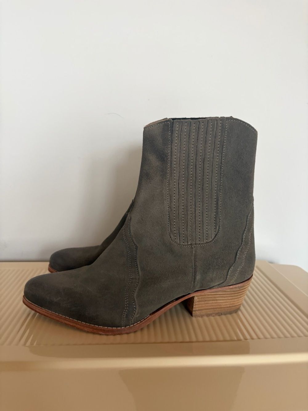 Free People Women’s Suede Ankle Boots in Grey